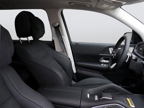 Certified 2025 Mercedes-Benz GLS 450 4MATIC image 11