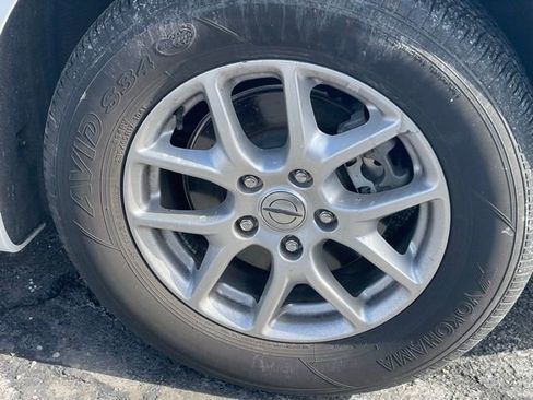 Used 2023 Chrysler Pacifica Touring-L image 28