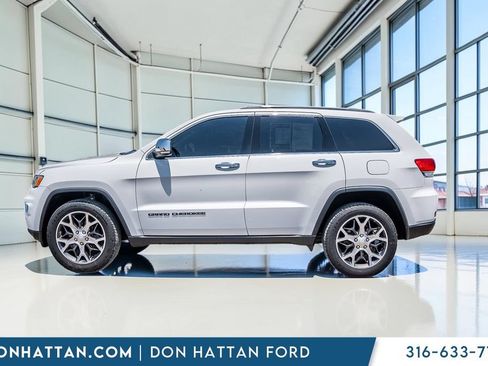 Used 2019 Jeep Grand Cherokee Limited AWD/4WD image 2