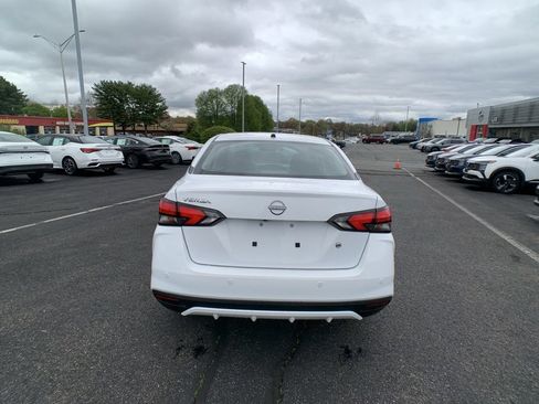 Used 2025 Nissan Versa S FWD image 4