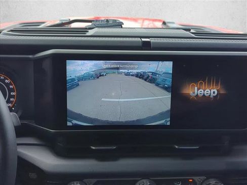 Used 2025 Jeep Wrangler Unlimited Rubicon w/ Convenience Group image 14