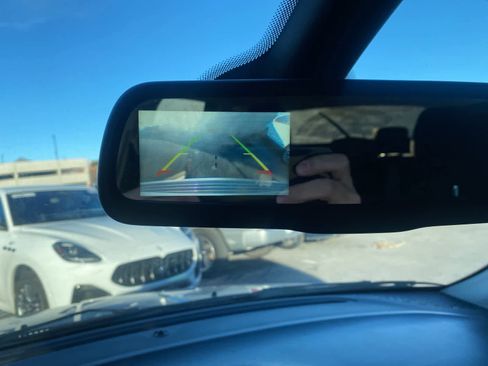 Used 2019 Dodge Journey SE image 16