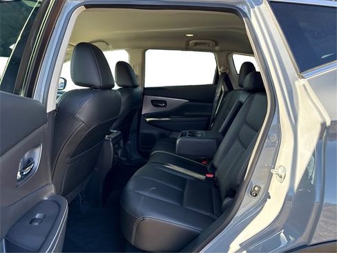 Used 2022 Nissan Murano SV w/ SV Midnight Edition Package image 11