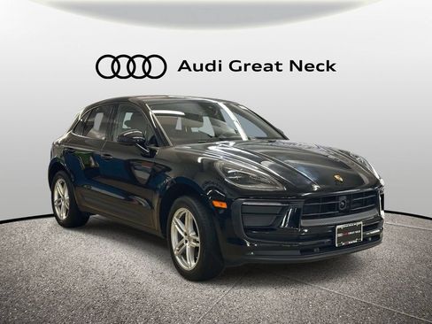 Used 2024 Porsche Macan AWD/4WD image 9
