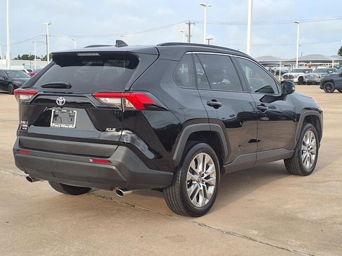 Used 2025 Toyota RAV4 XLE Premium FWD image 9