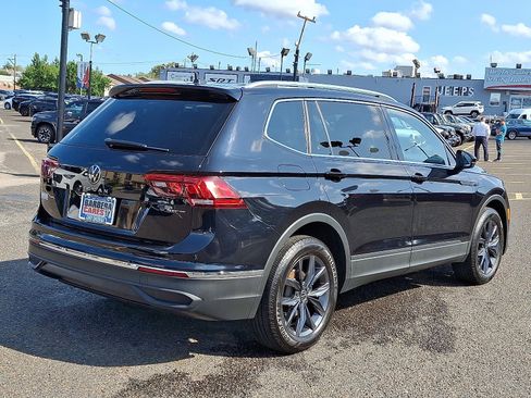 Used 2022 Volkswagen Tiguan SE image 6