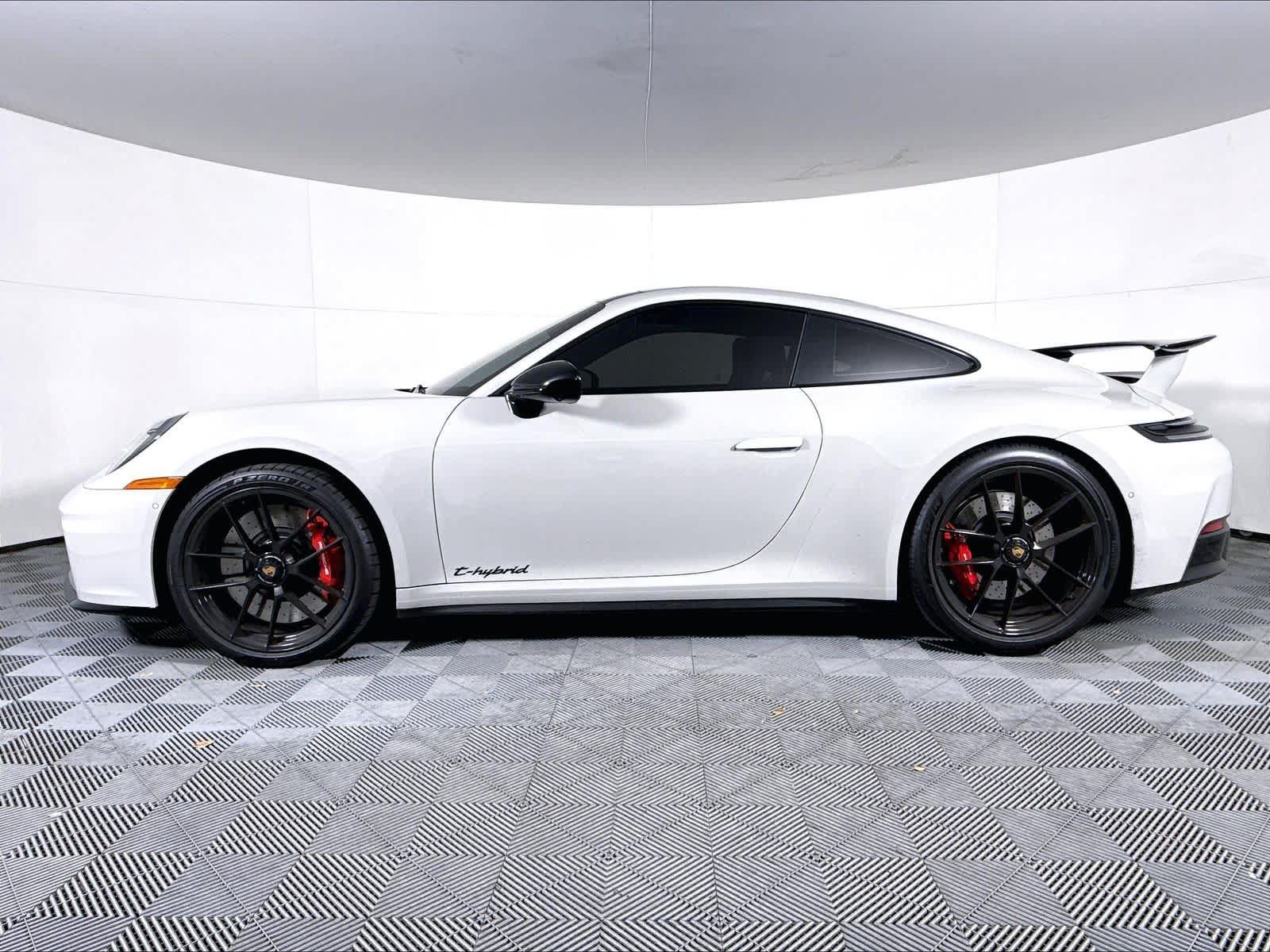 Used 2026 Porsche 911 Carrera GTS RWD image 2