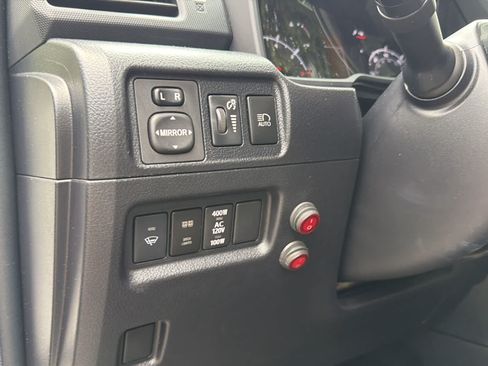 Used 2021 Toyota 4Runner SR5 AWD/4WD image 11