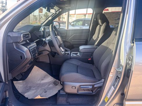New 2026 Toyota 4Runner SR5 AWD/4WD image 21