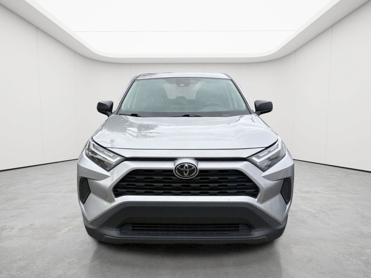 Used 2023 Toyota RAV4 LE AWD/4WD image 2