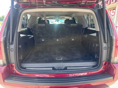Used 2017 Cadillac Escalade ESV Luxury AWD/4WD image 42