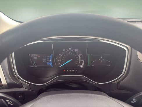 Used 2016 Ford Fusion SE w/ Equipment Group 202A FWD image 21