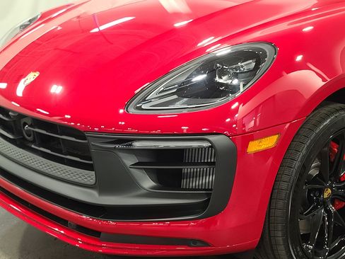 New 2026 Porsche Macan GTS AWD/4WD image 32