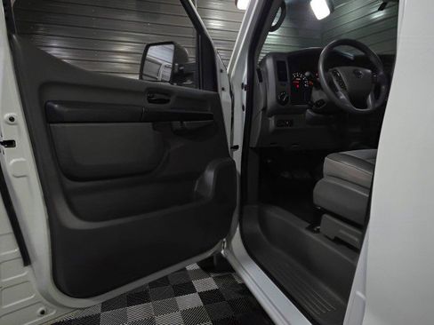 Used 2018 Nissan NV 2500 SV w/ Navigation Package image 28