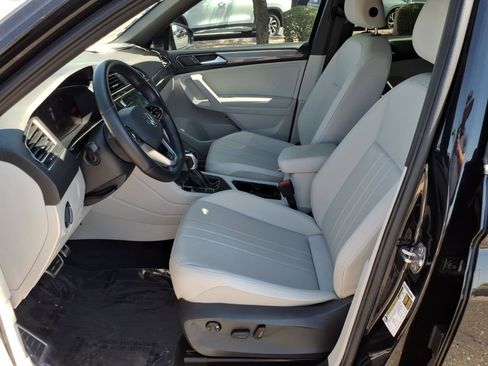 Certified 2023 Volkswagen Tiguan SE R-Line image 20