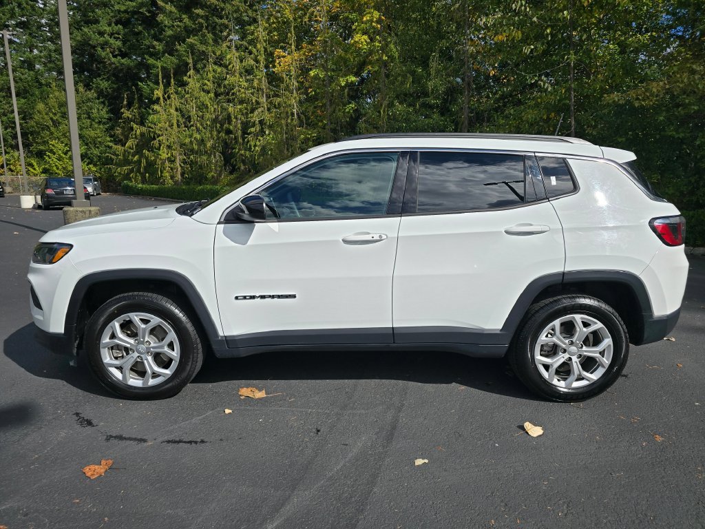 Used 2024 Jeep Compass Latitude AWD/4WD image 27
