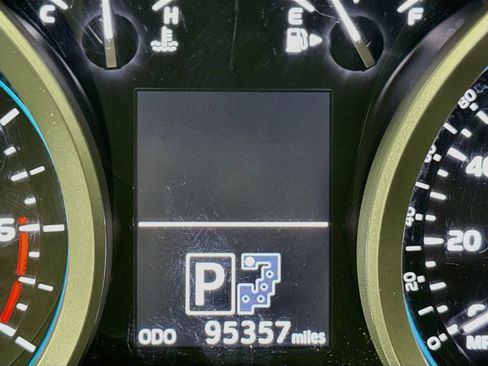 Used 2013 Toyota Land Cruiser AWD/4WD image 12