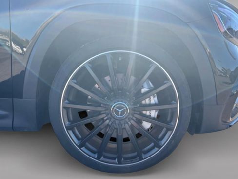 Used 2025 Mercedes-Benz GLB 35 AMG 4MATIC image 9