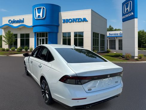 Used 2023 Honda Accord Touring image 4