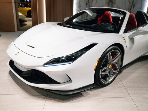 Used 2021 Ferrari F8 Tributo RWD image 7