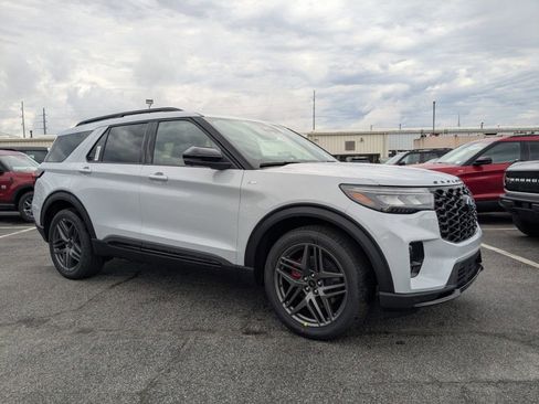 New 2026 Ford Explorer ST-Line image 1