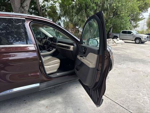 Used 2020 Lincoln Aviator Reserve w/ Equipment Group 201A AWD/4WD image 14
