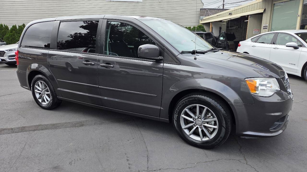 Used 2016 Dodge Grand Caravan SE FWD image 6