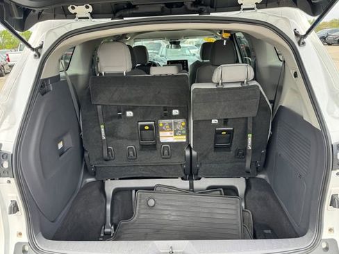Used 2022 Toyota Sienna LE FWD image 12