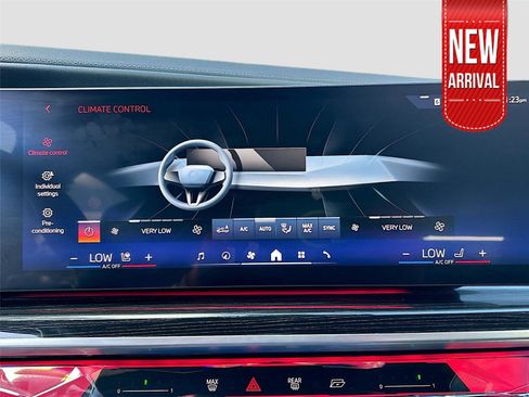 Used 2023 BMW 740i w/ Parking Assistance Package image 17