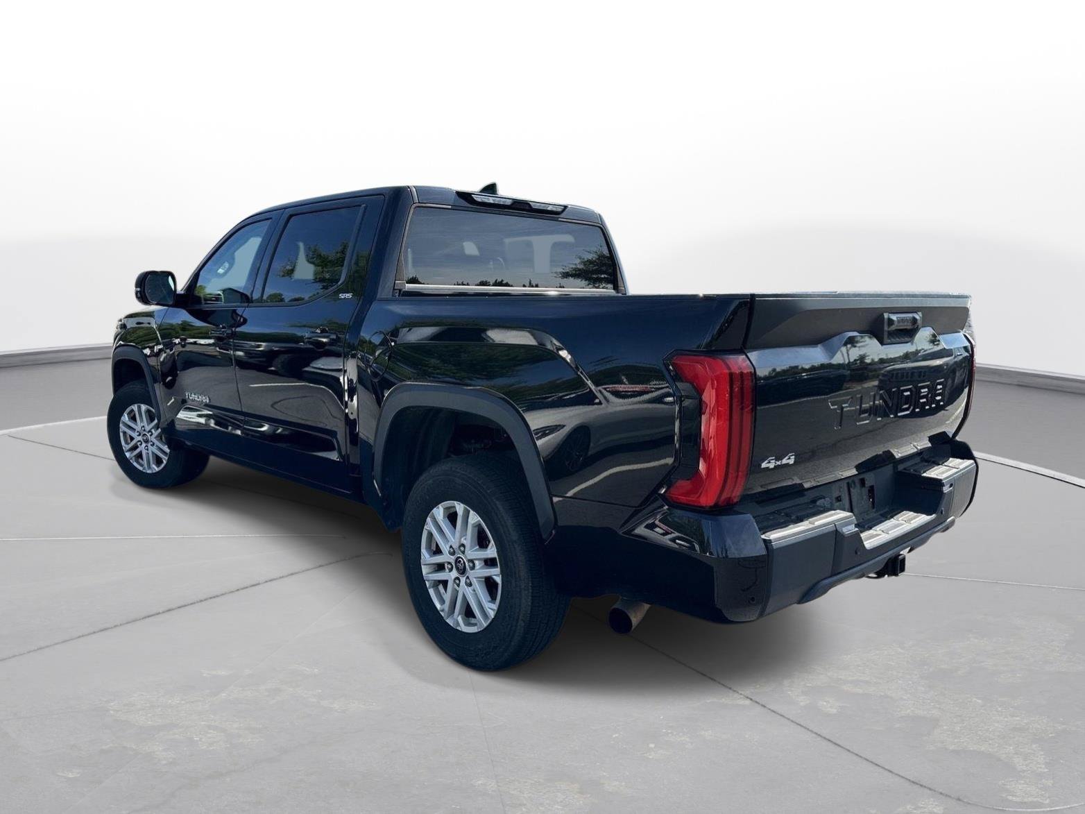 Certified 2023 Toyota Tundra SR5 w/ SR5 Premium Package AWD/4WD image 8