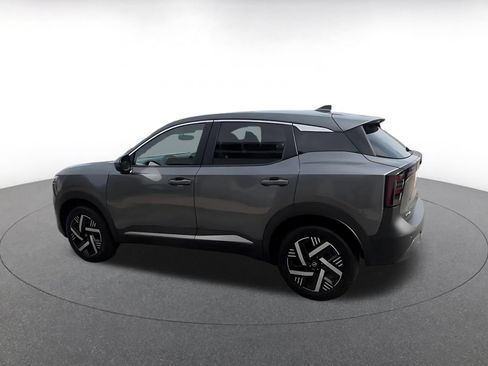 Used 2025 Nissan Kicks SV FWD image 10