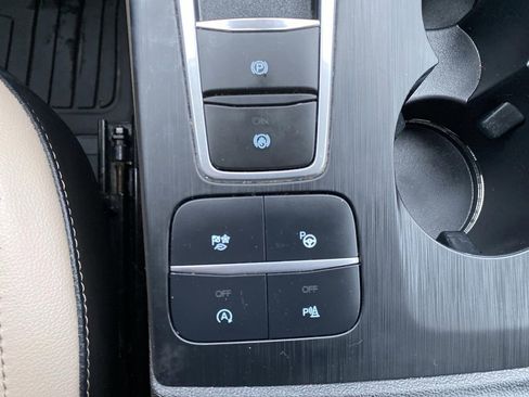 Used 2021 Ford Escape Titanium image 27