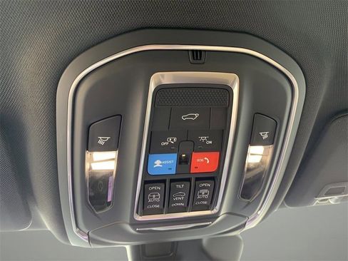 New 2025 Jeep Grand Cherokee L Limited w/ Luxury Tech Group II image 45