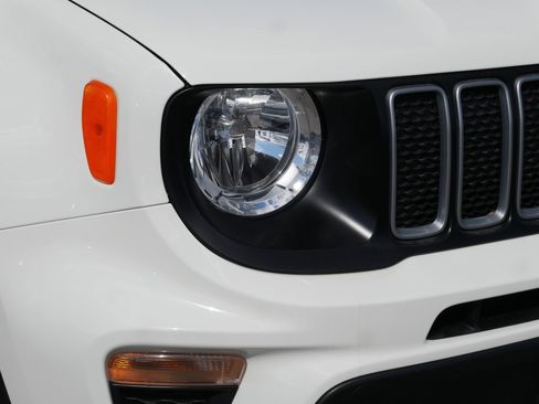 Used 2022 Jeep Renegade Latitude AWD/4WD image 16
