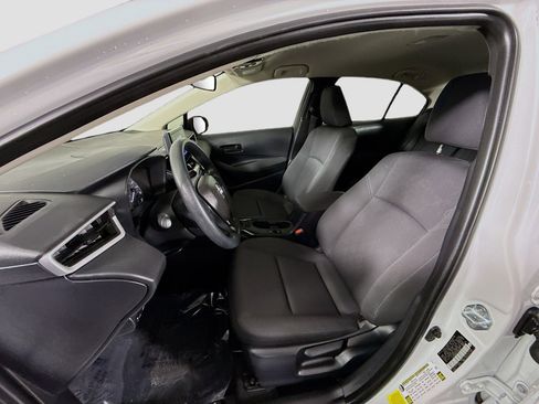 Used 2025 Toyota Corolla LE FWD image 21