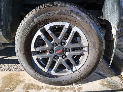 Used 2024 Toyota Tacoma TRD Sport image 13