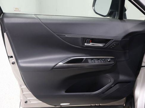 Certified 2021 Toyota Venza Limited image 14