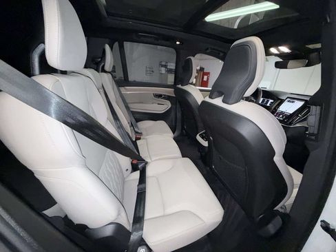 Used 2025 Volvo XC90 B6 Plus AWD/4WD image 16