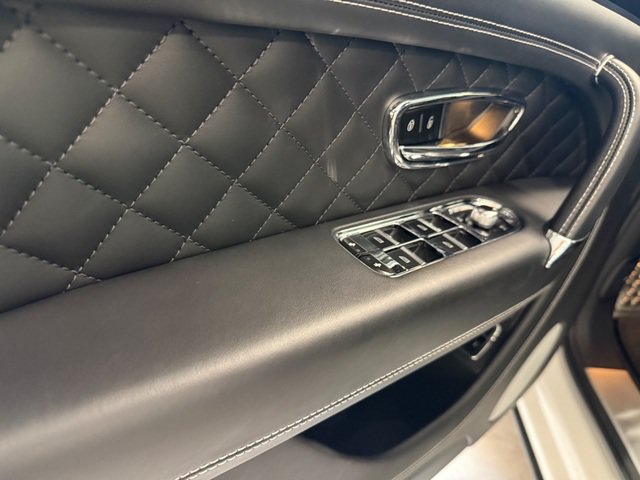 Used 2020 Bentley Bentayga AWD/4WD image 6