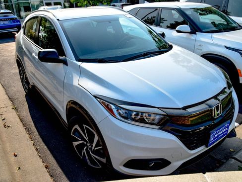 Used 2019 Honda HR-V Sport image 4