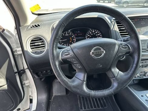 Used 2019 Nissan Pathfinder SL AWD/4WD image 13