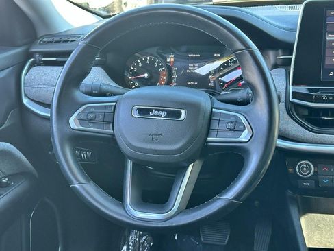 Used 2022 Jeep Compass Latitude w/ Convenience Group FWD image 9