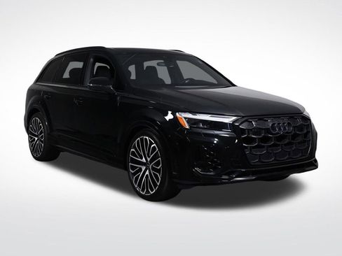 Certified 2025 Audi SQ7 Premium Plus w/ Executive Package AWD/4WD image 7