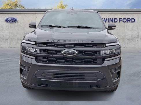 Used 2022 Ford Expedition Limited image 2
