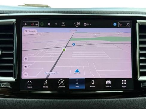 Used 2022 Chrysler Pacifica Touring-L w/ Uconnect Theater Family Group FWD image 36