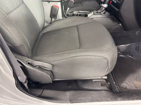 Used 2022 Jeep Wrangler Unlimited Sahara image 31