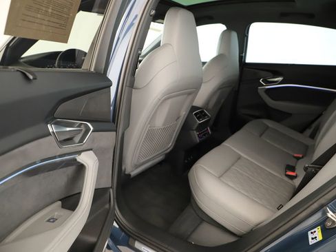 Used 2023 Audi e-tron S Prestige w/ Prestige Package image 27