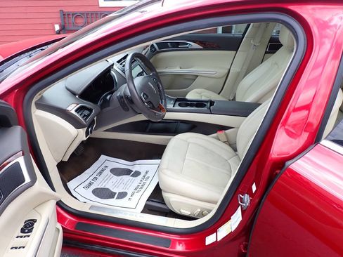 Used 2013 Lincoln MKZ FWD image 7