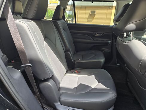 Used 2026 Toyota Grand Highlander AWD image 12