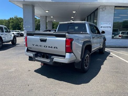 Used 2024 Toyota Tacoma TRD Off-Road w/ TRD Off Road Upgrade Package AWD/4WD image 5